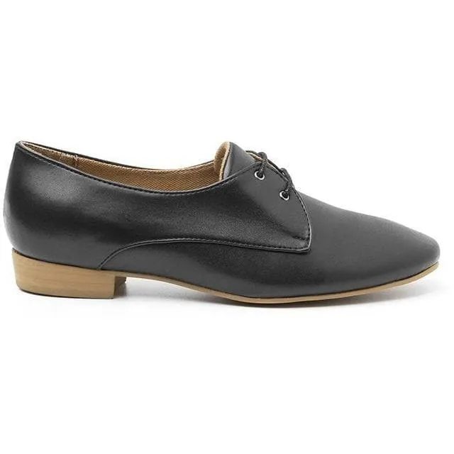 'Claudia' vegan women's Oxford by Ahimsa - black