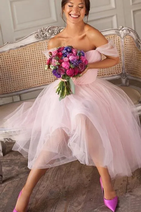 Pink Off the Shoulder Tulle Sweetheart Short Bridesmaid Dresses Homecoming Dresses